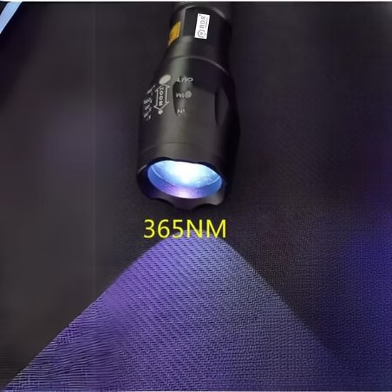 zoomable 3w 365nm UV(Ultraviolet) aluminium Body Flashlight + cell + charger